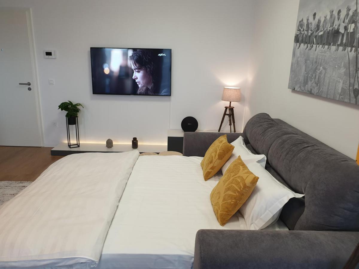 Executive Apartment Avantgarden Coresi Μπρασόβ Εξωτερικό φωτογραφία