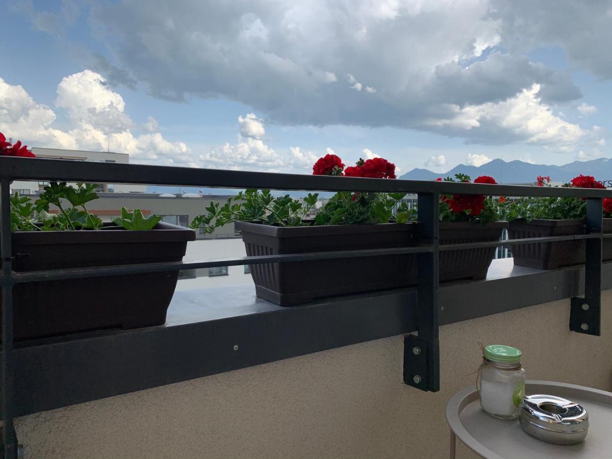 Executive Apartment Avantgarden Coresi Μπρασόβ Εξωτερικό φωτογραφία