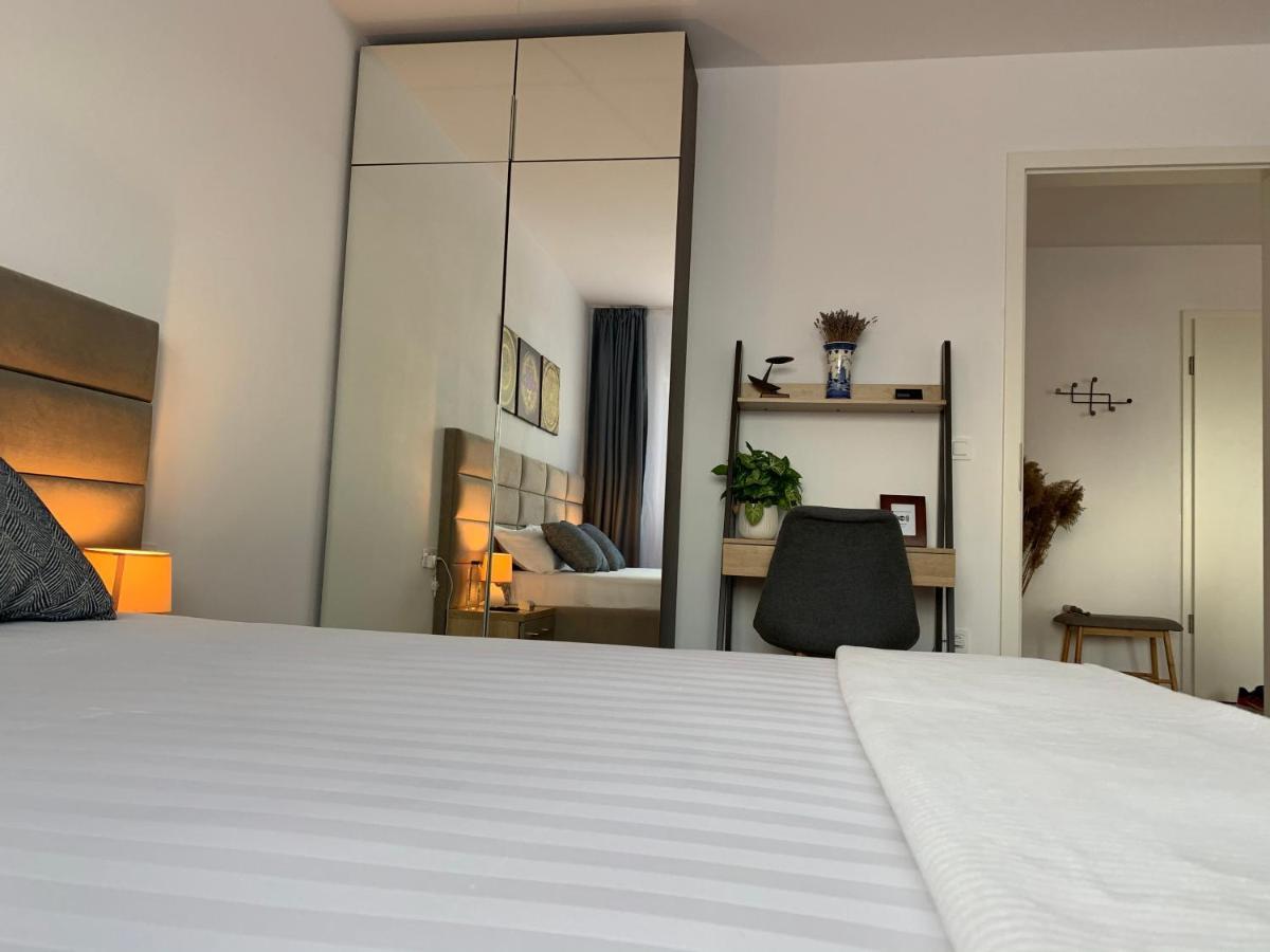 Executive Apartment Avantgarden Coresi Μπρασόβ Εξωτερικό φωτογραφία